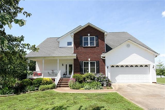 1st image of 2665 Carriage Ln