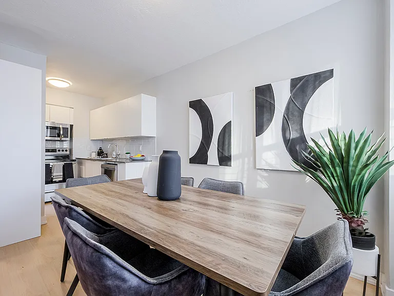 200 Dufferin St #1103 — Photo 1