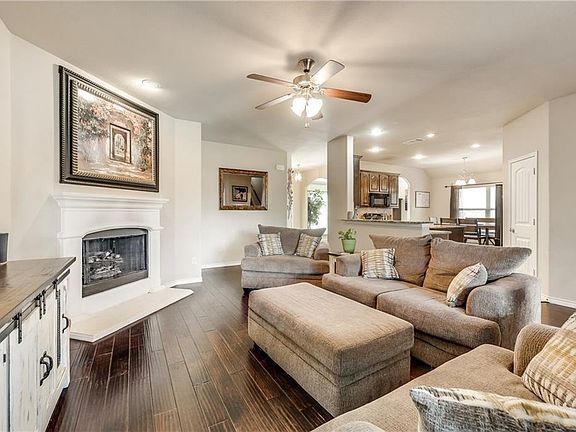 4th image of 1362 White Water Ln