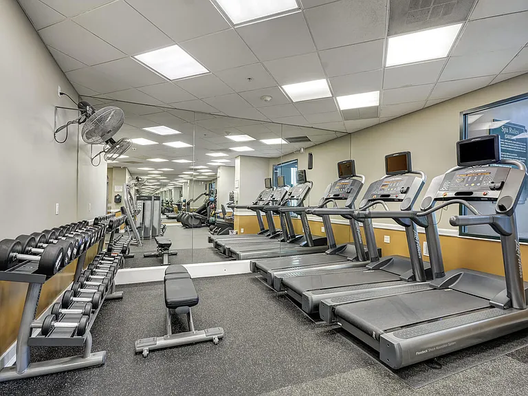 24/7 Cardio & Strength Center