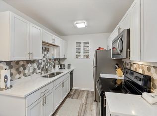 9143 Highway 55 APT 102, Minneapolis, MN 55427