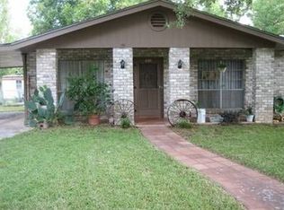 1404 25th St, Hondo, TX 78861