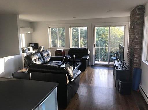2nd image of 225 W Newton St #4