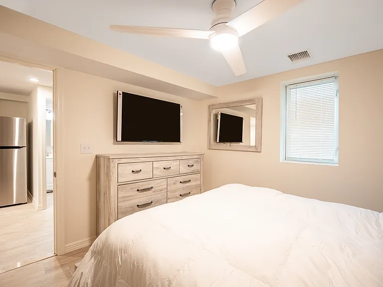 17 Canoe Place Rd — Photo 18