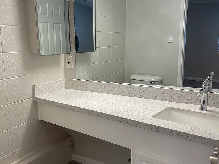 1939 E Missouri Ave #15 — Photo 7