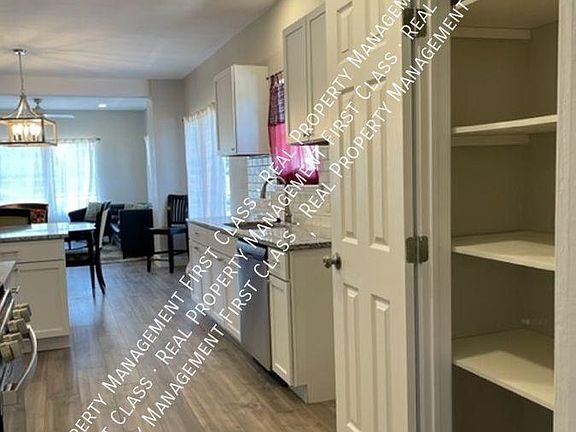 2nd image of 2159 Hays St