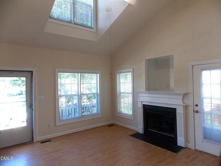 2701 Sterling Park Dr — Photo 4