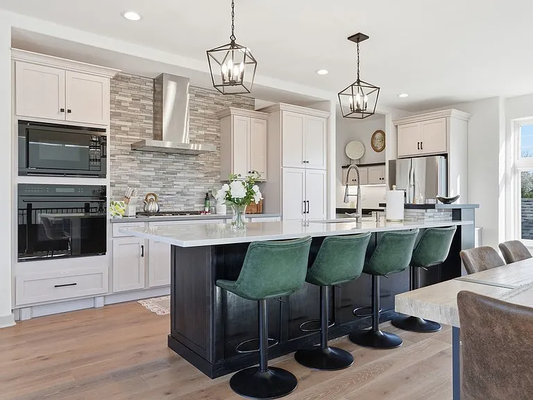 S Lewis Pl — Photo 3