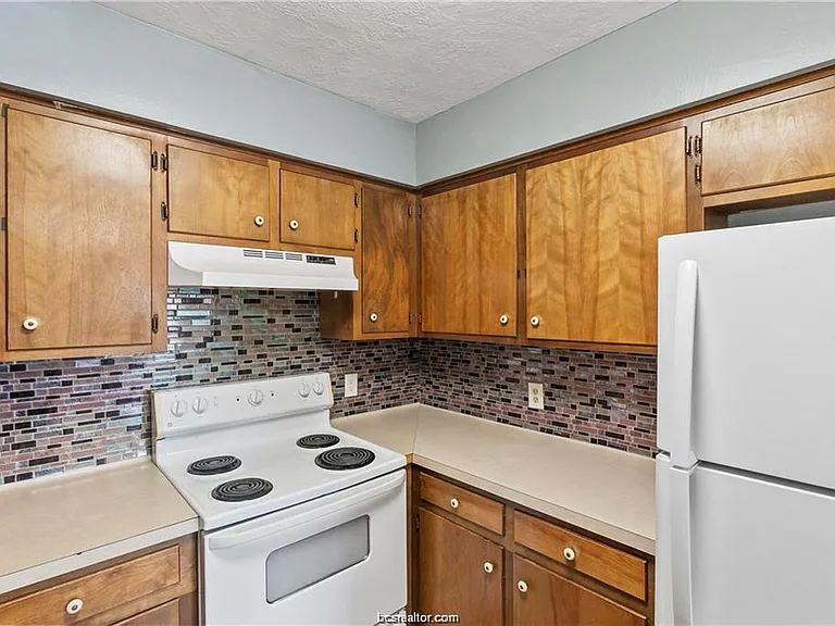 609 Wades Way #3 — Photo 9