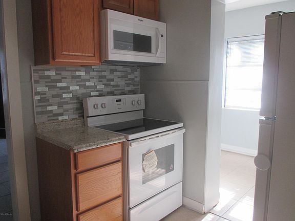 4th image of 3326 Rosselle St