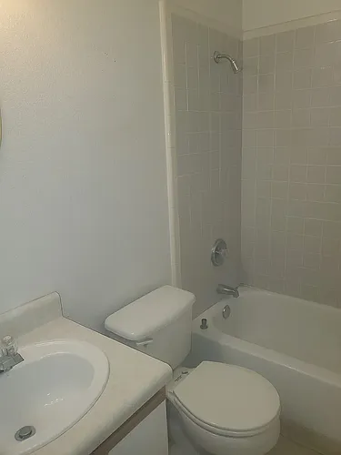 908 W Avenue B #2 Photo 1