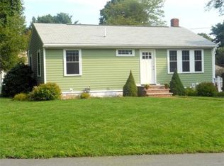 27 Grasshopper Ln, Tewksbury, MA 01876