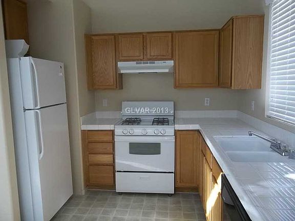 4th image of 2679 W Richmar Ave