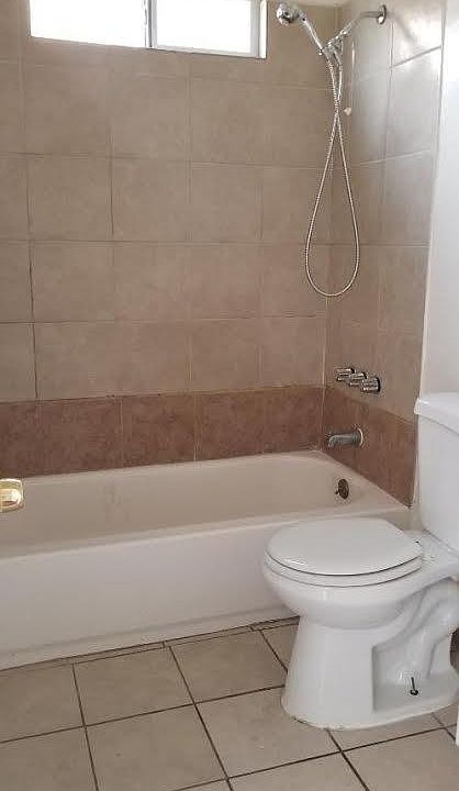 2nd image of 446 W Alondra Blvd