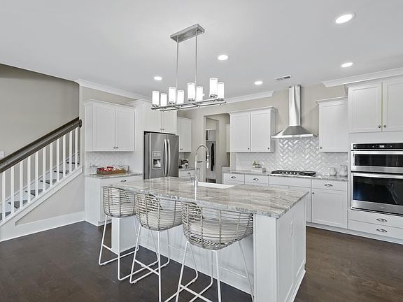 PHOTOS OF A SIMILAR HOME
