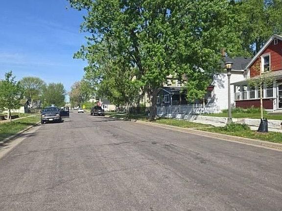 5th image of 652 Watson Ave