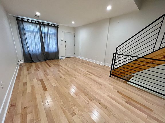 4th image of 2032 Fernon St