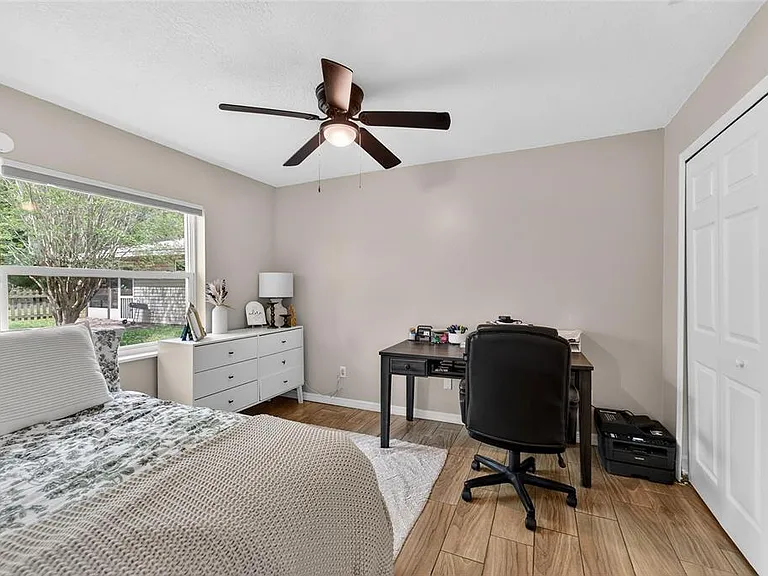 5502 Peach Ave — Photo 35
