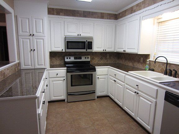 5th image of 112 North Dr