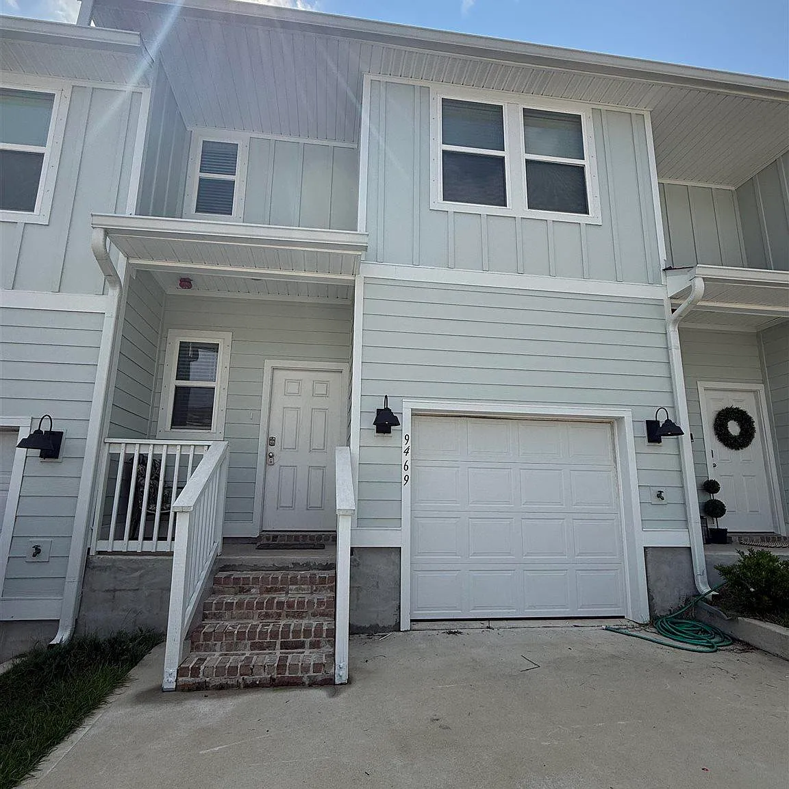 3 bed, 2.5 bath, 1843 sqft, $1,825 — Photo 1