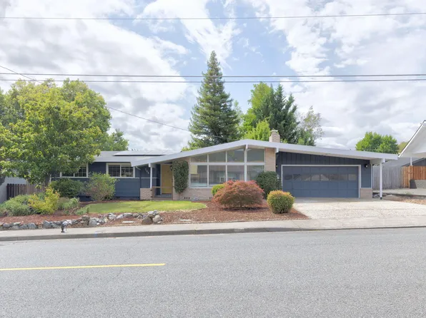 725 NW Midland Ave, Grants Pass, OR 97526