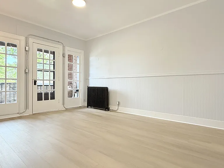 36 Hanna St W #8 — Photo 10