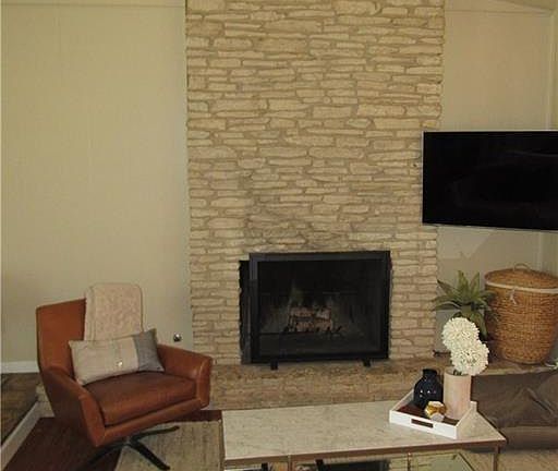 3rd image of 2509 Trailside Dr #A