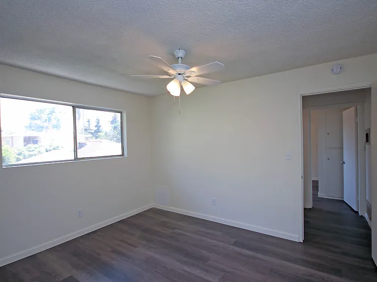 896 Magnolia Ave #5 — Photo 13