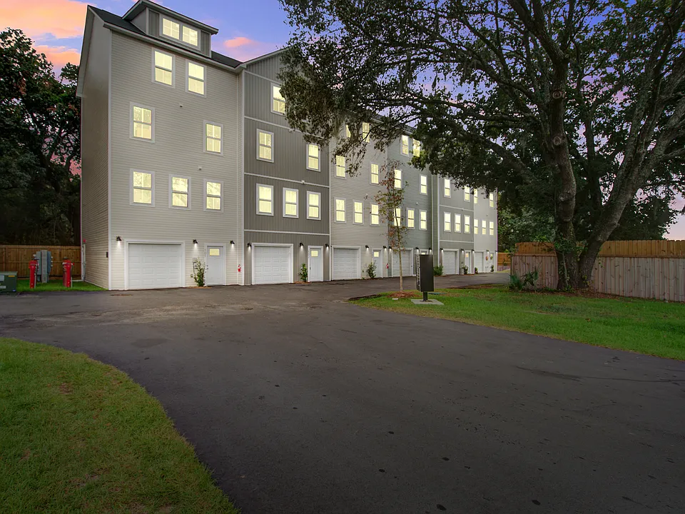 2161 W Jimtown Dr #105