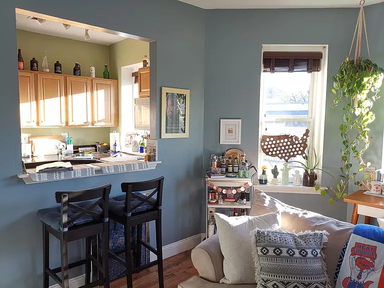 1427 Commonwealth Ave — Photo 3