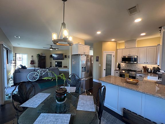 5th image of 4003 Sycamore Dr