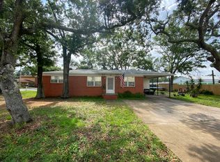 99 McClure Dr, Gulf Breeze, FL 32561