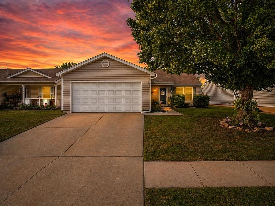 1st image of 905 Tulip Dr