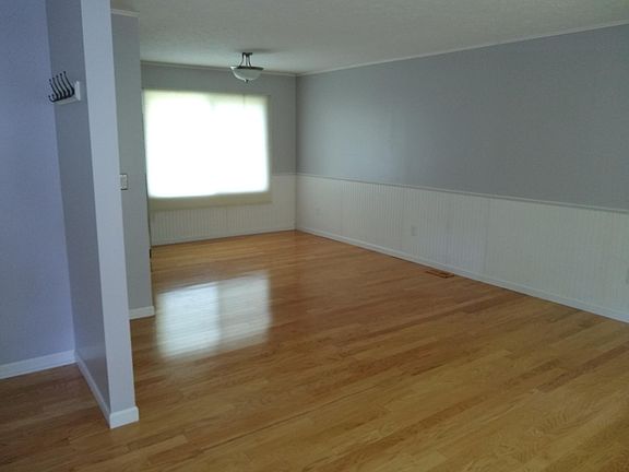 5th image of 9335 Caprice Dr