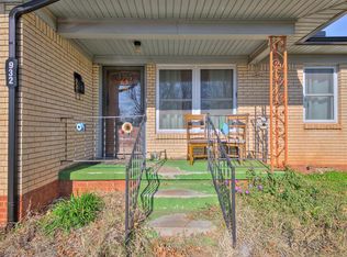 932 W Cherokee Pl, Lindsay, OK 73052