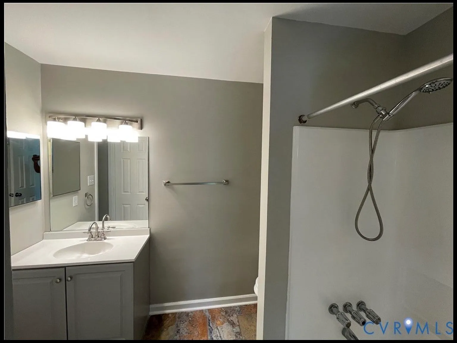 3 bed, 1.5 bath, 1360 sqft, $2,175 — Photo 3