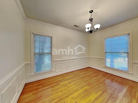 5th image of 8005 Red Oaks Trl