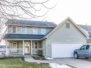 15242 Hawthorn Ct, Clive, IA 50325