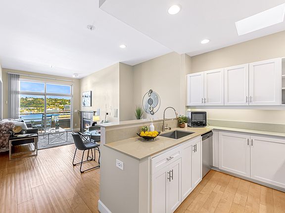 4th image of 1504 Aurora Ave N APT 502