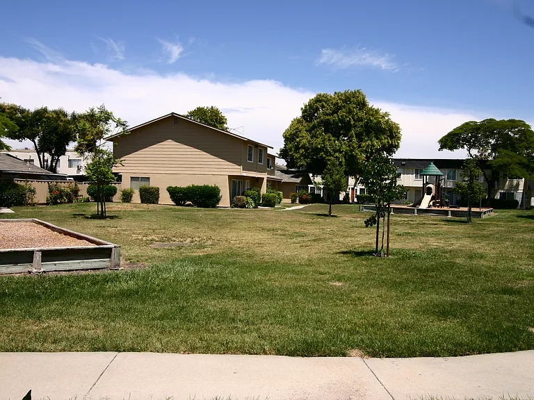 5470 Don Diablo Ct — Photo 30