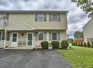 218 Carriage Dr, Wernersville, PA 19565