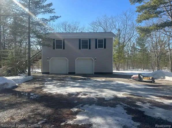 15967 NE Spruce Dr E, Presque Isle, MI 49777