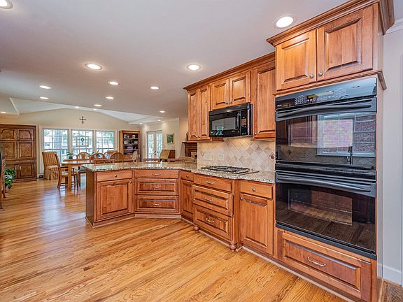 5th image of 3468 Birchwood Ln