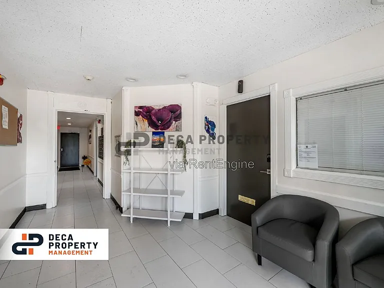 4020 Lindell Blvd #215 — Photo 9