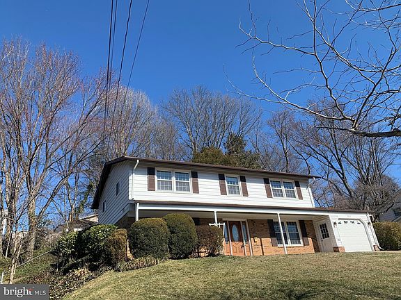 3rd image of 8522 Queen Elizabeth Blvd