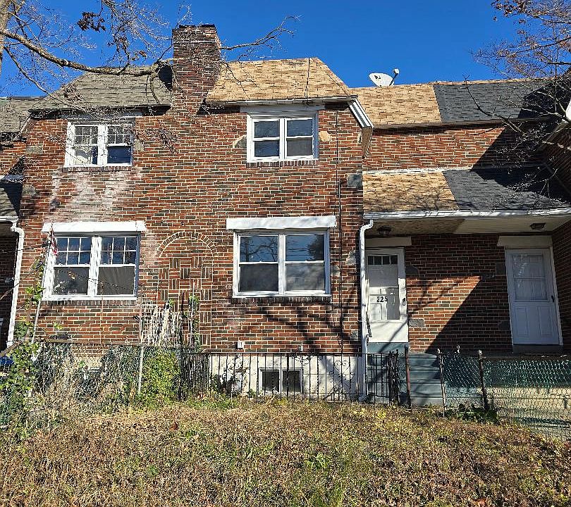 2nd image of 225 Sherbrook Blvd