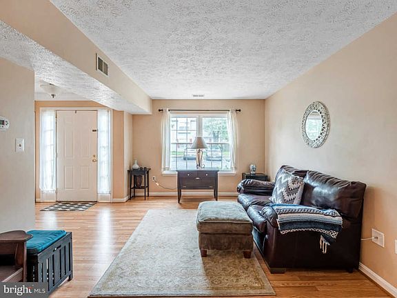 5th image of 6106 Hoskins Hollow Cir