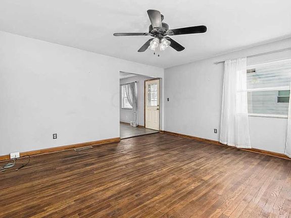 3rd image of 1308 Carbone Dr