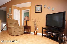 4th image of 2176 2nd Ave E