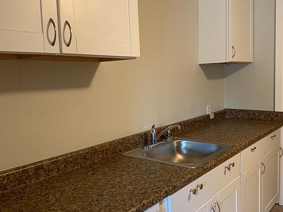 4th image of 2919 S 45th St #B